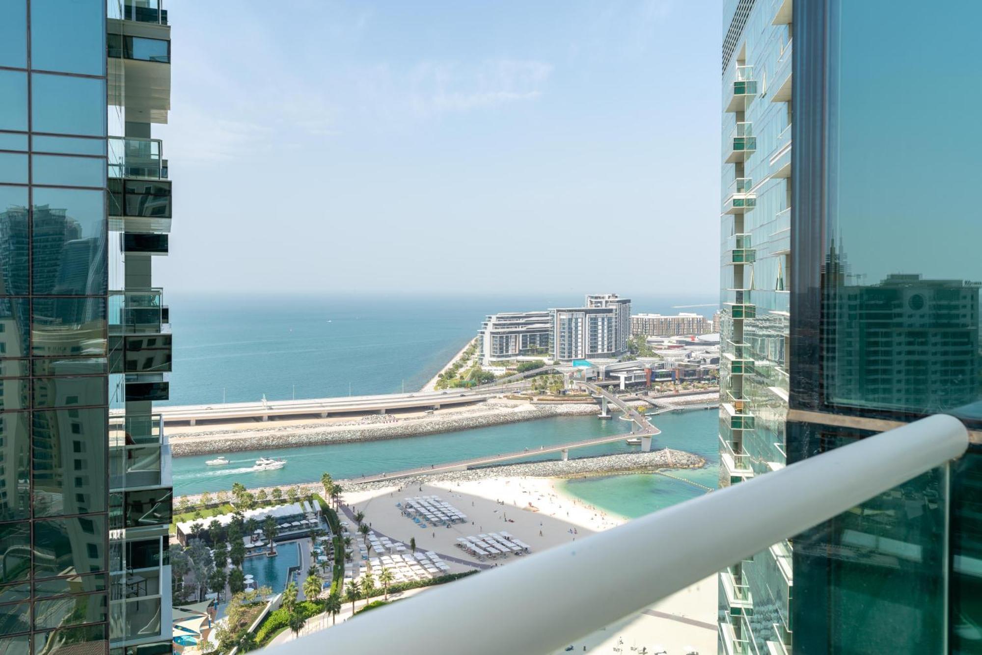 Apartment Al Bateen Residences - Ultimate Luxurious Three Bedroom Maid's Dubai