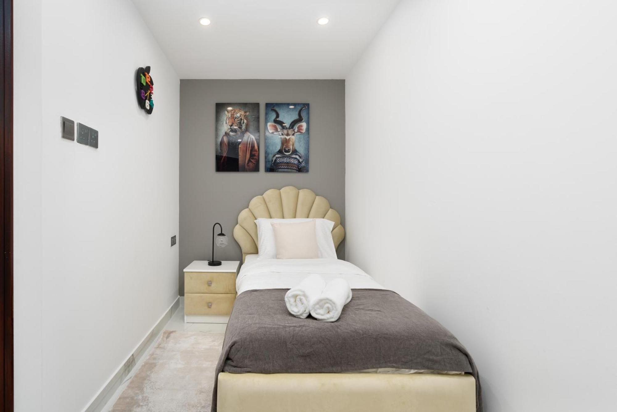 Al Bateen Residences - Ultimate Luxurious Three Bedroom Maid's Apartment
